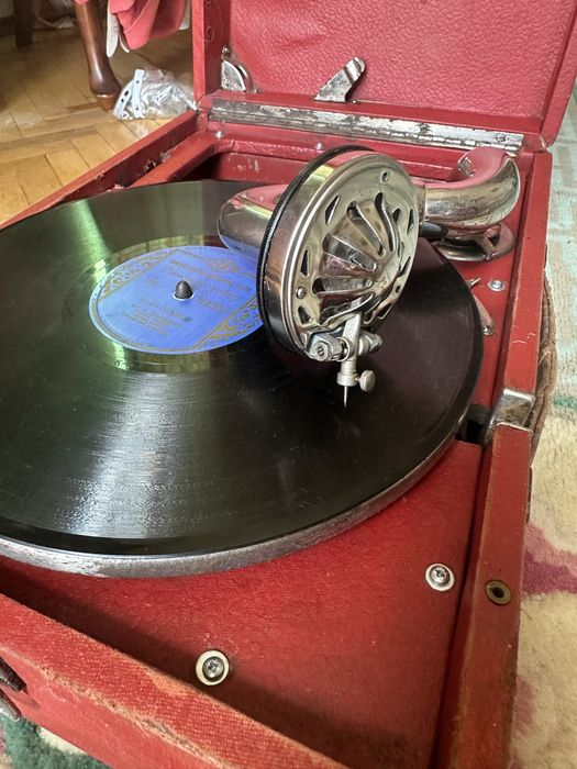 Патефон Коломенский завод