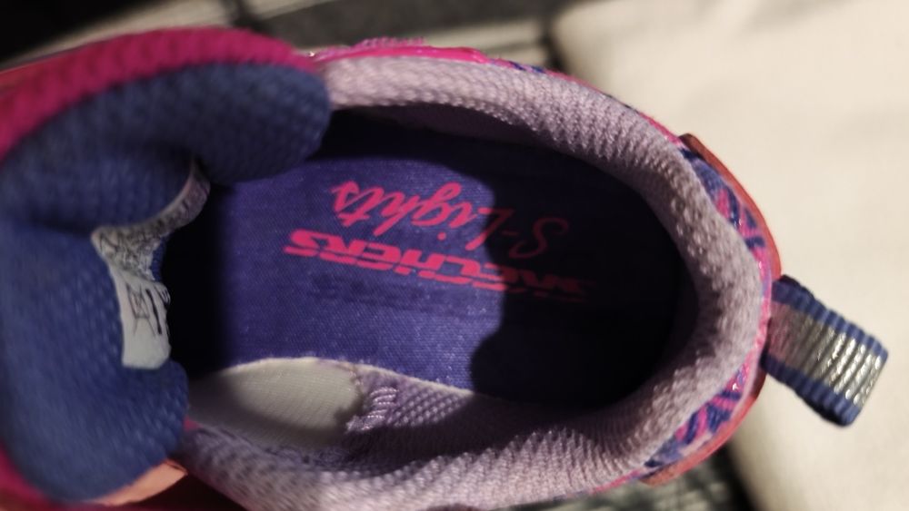 Tênis sketchers menina bebe tamanho 21 novos