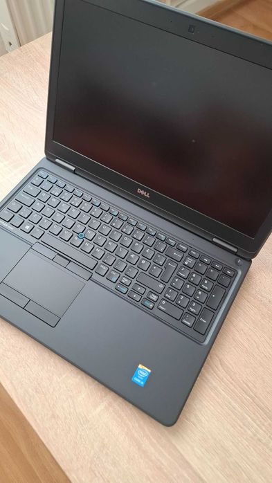 Dell Latitude E5550 i5-5200 8GB SSD 256GB  Win 11 Prof