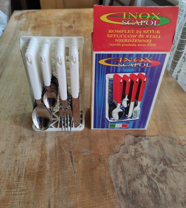 Sztućce ze stali nierdzewnej z czasów PRL
