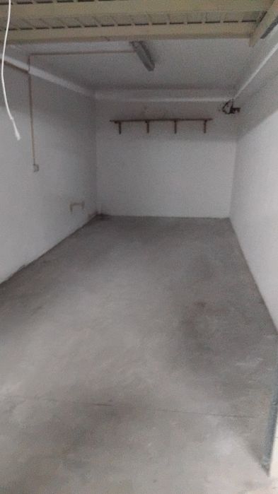 Aluguer de garagem box na Rinchoa