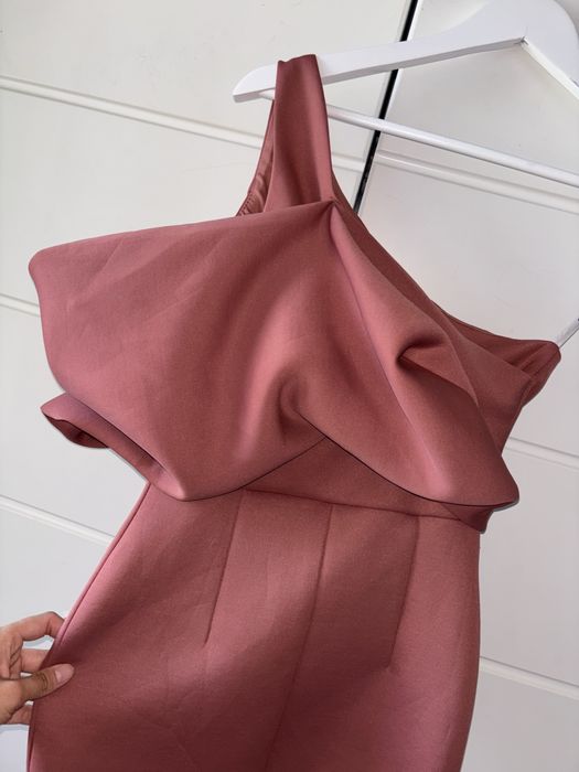 elegancka sukienkana jedno ramie  asos 36 pudrowy róż