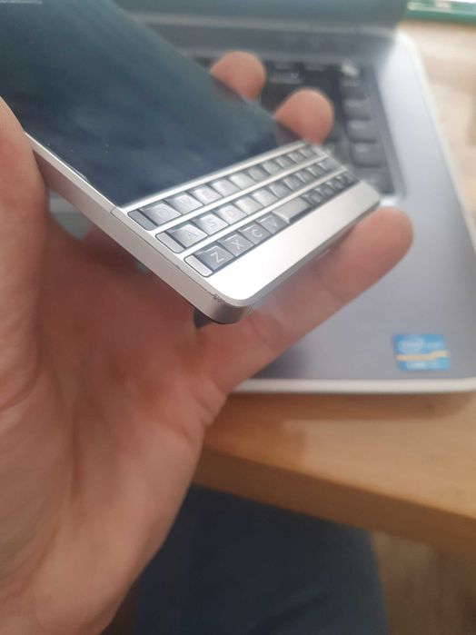 .: Legendarny BlackBerry PASSPORT Silver Edition ANDROID 11- qwerty :.