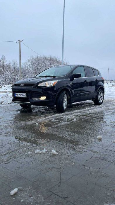 Автомобіль форд ескейп