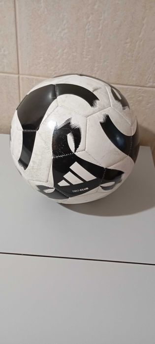 Bola adidas tiro club
