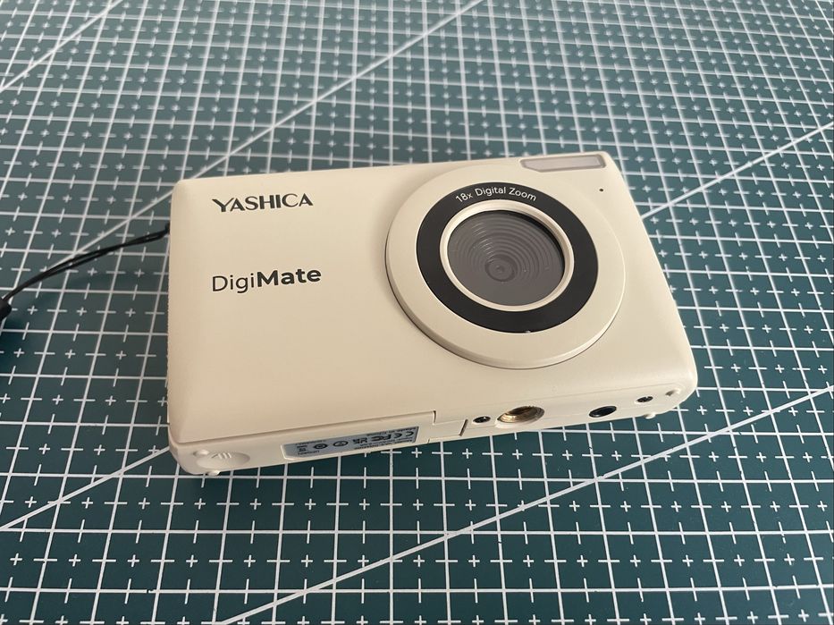Yashica Digimate Off-White