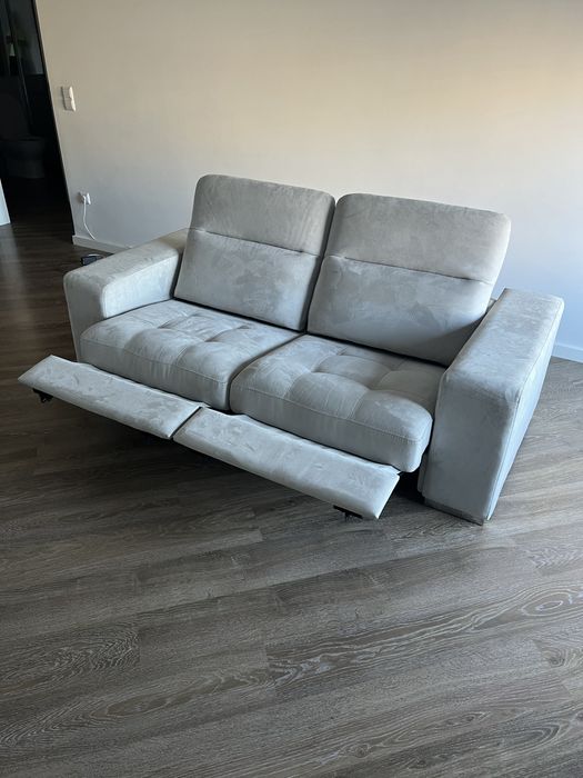 Sofa 2 lugares com relaxe.