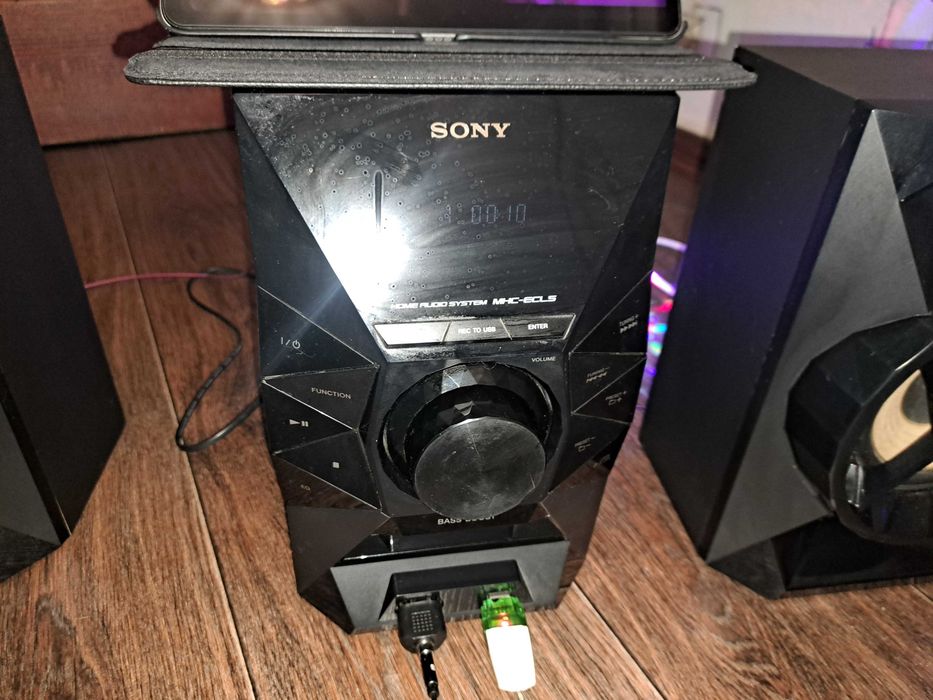 Музичний центр Sony MHC-ECL5  USB/CD/MP3/AUX/FM/BT 2*60Ват+видео работ