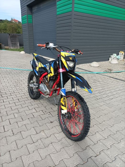 Продам мотоцикл кові адванс 300
