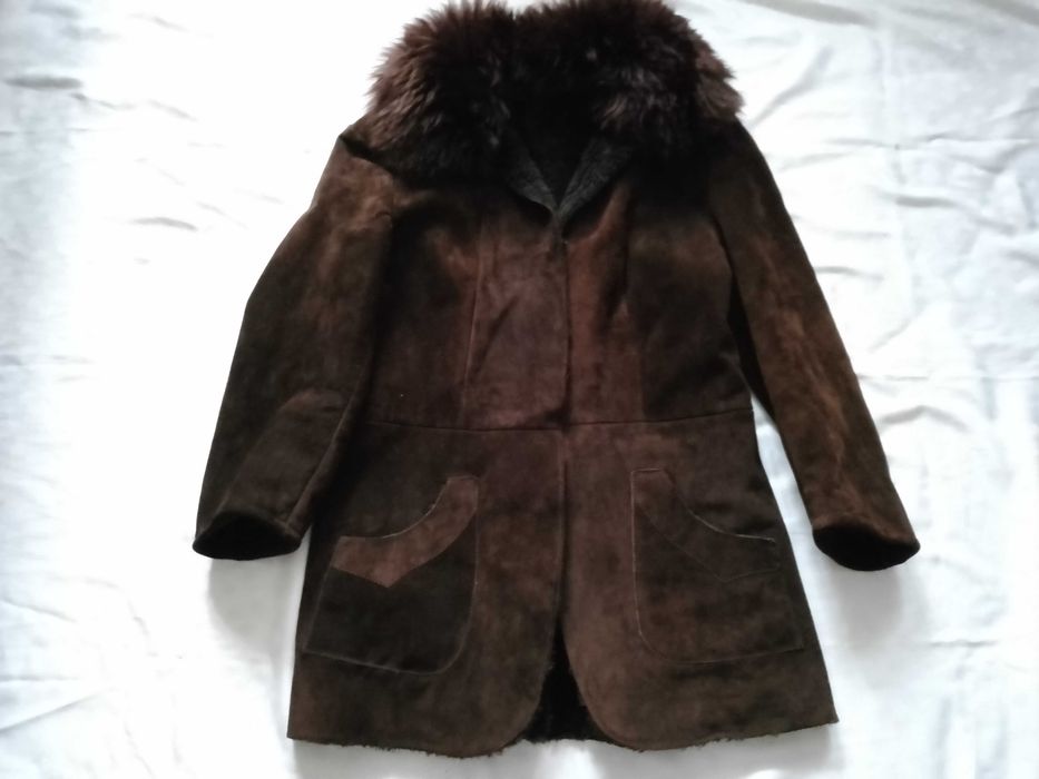 Пальто зимнее замшевое на иск.меху Италия размер 48.