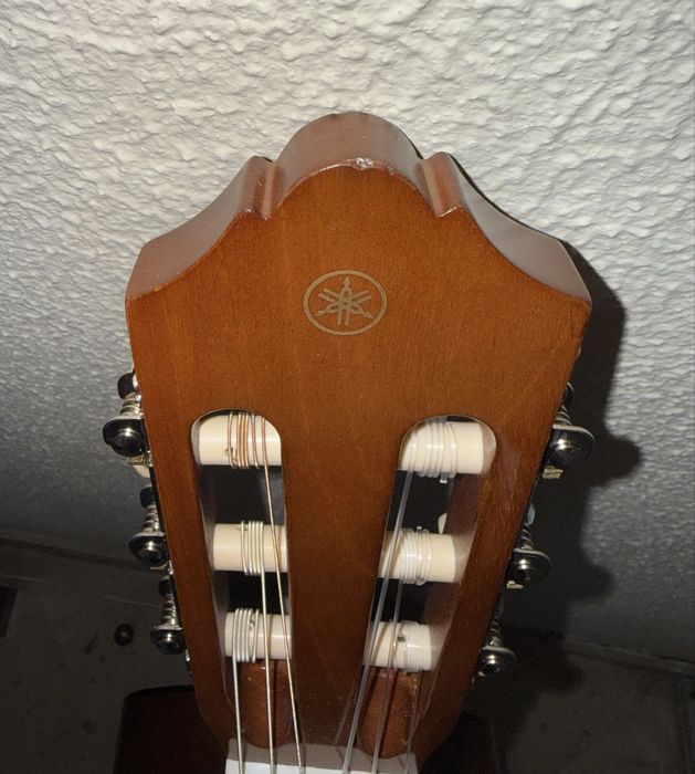 Guitarra Yamaha C40