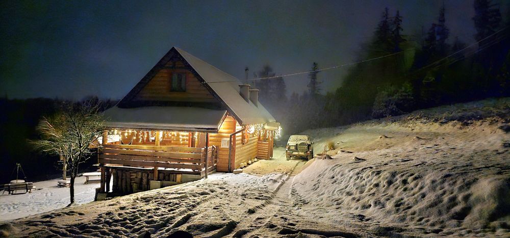 Domek w górach z tarasem widokowym.  Beskid Żywiecki.  Rajcza