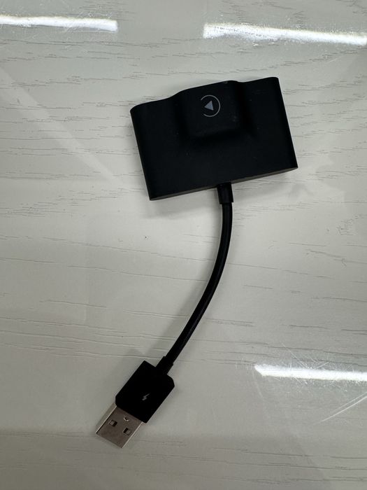 Безпровідний Car Play перехідник працює через Bluetooth
