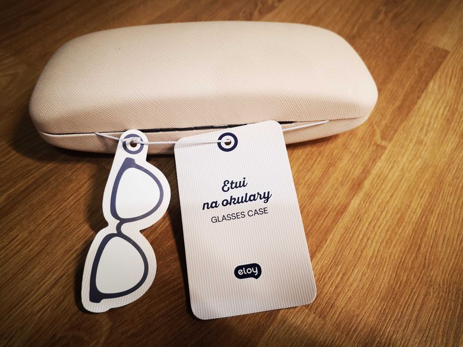 Zestaw 2 Poduszki + etui okulary-sprzedam!