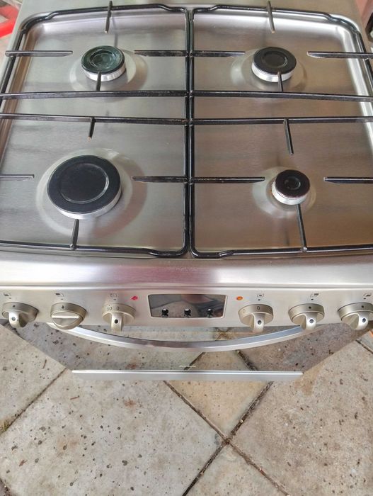 Kuchenka 60 gaz z butli.ładny stan