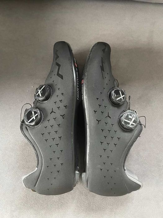 Веловзуття Northwave Revolution 2 розмip UK 8 (41,5 267мм) black