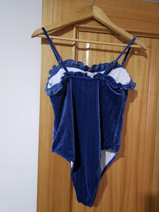 Bikinis e fatos banho