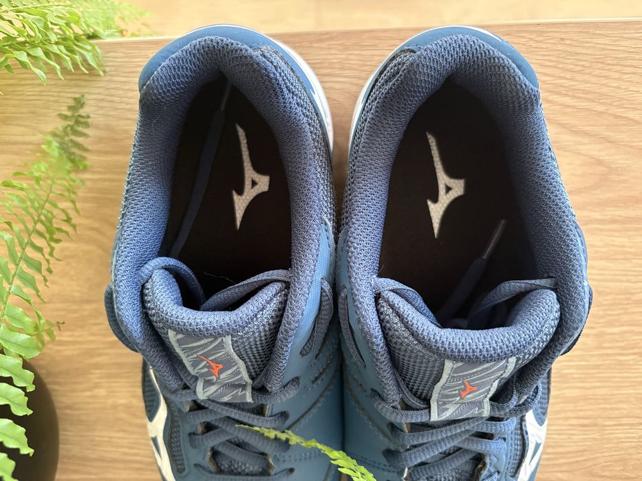 Buty Mizuno Lightning Star z6 jr jak nowe