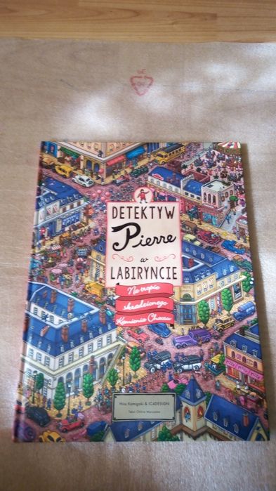 Książka detektyw Pierre w labiryncie