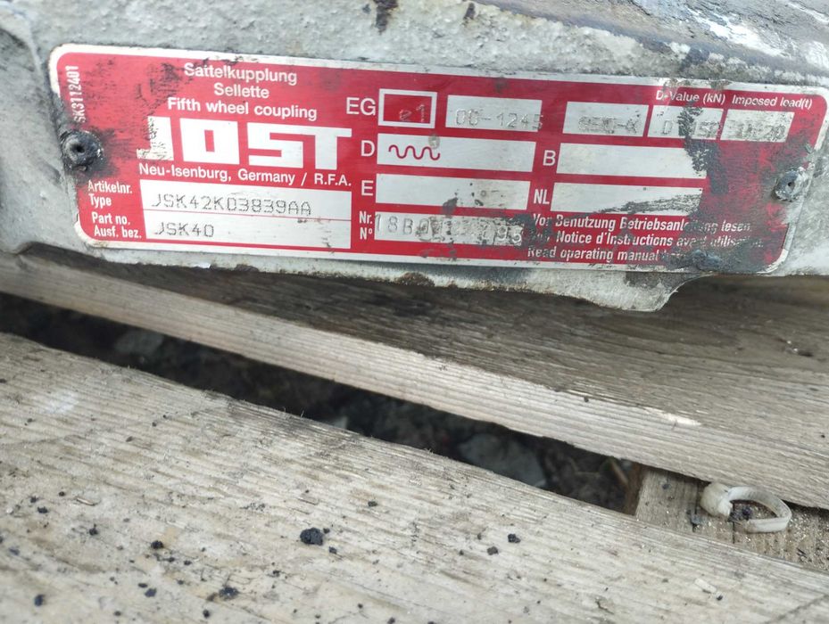 Продам зчіпний пристрій(сідло) JOST
