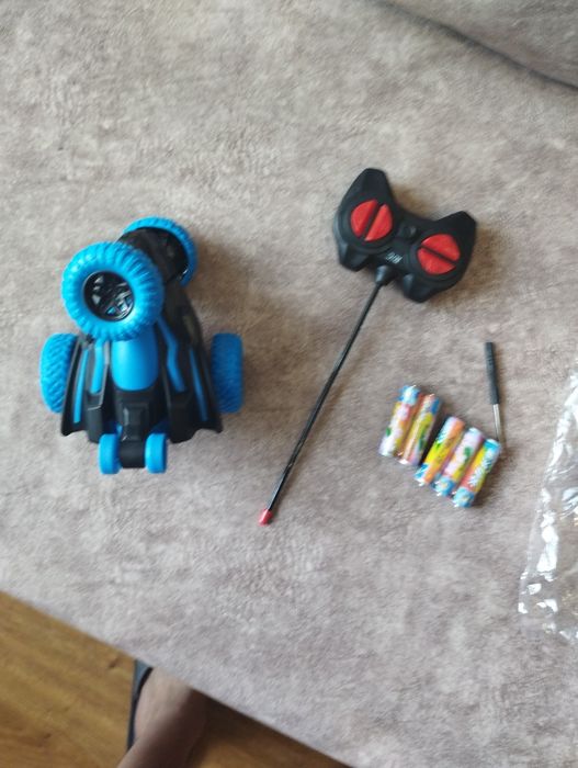 Машинка перевертиш на пульуправліні