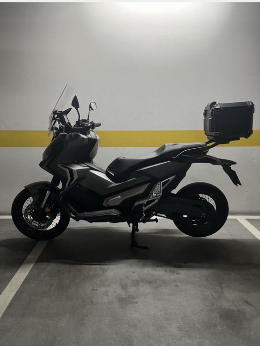 Honda X ADV 750 impecável