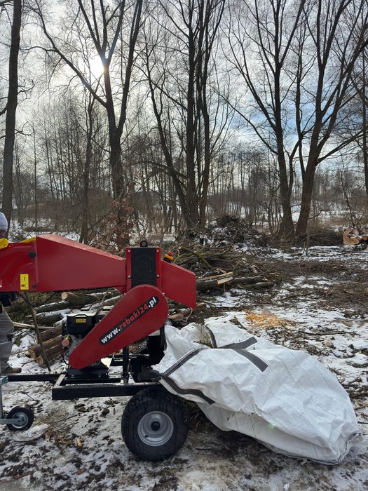 Rozdrabnianie gałęzi rębak