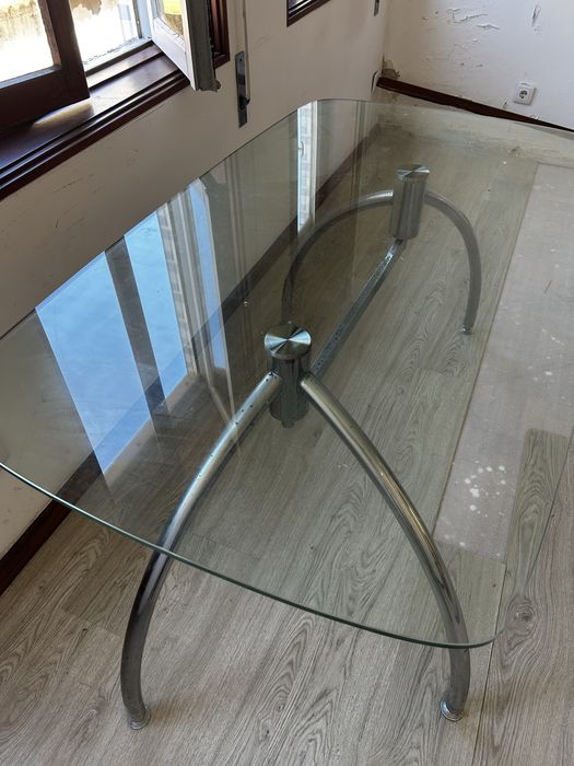 Mesa em vidro temperado