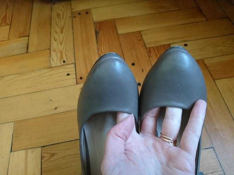 Класичні туфлі із екошкіри