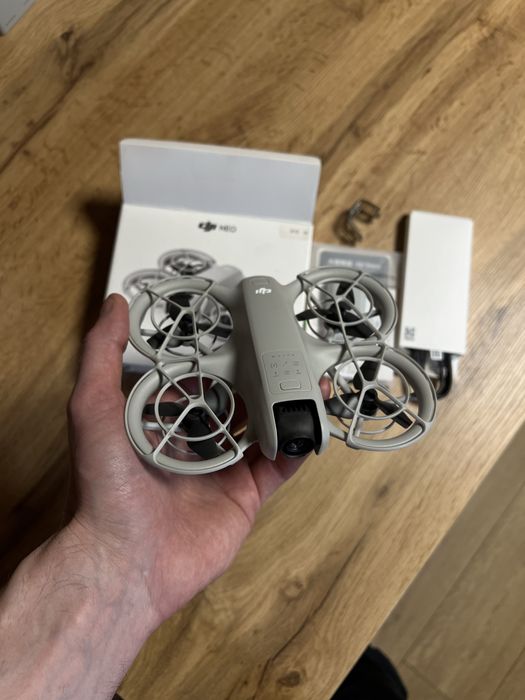 Drona DJI Neo Fly