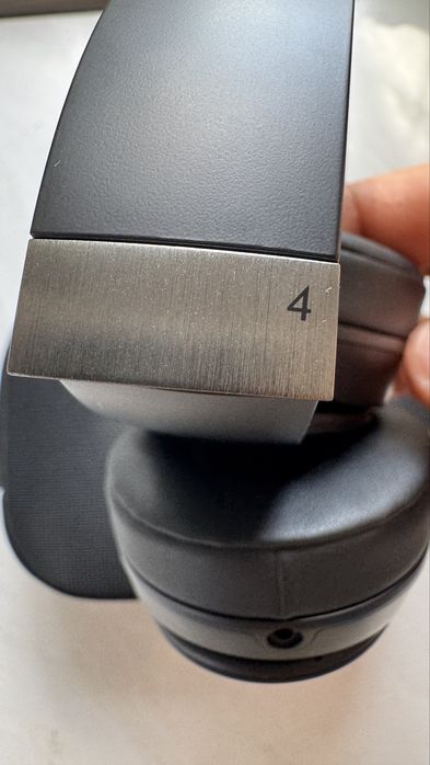 Навушники (apple)Beats solo 4 matte black MUW23