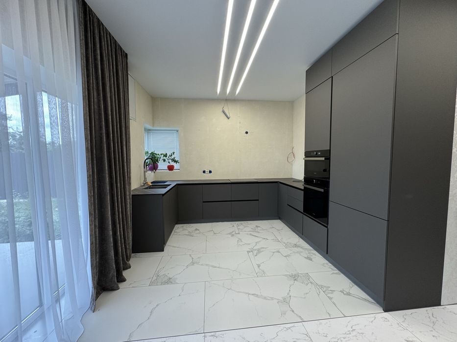 ‼️ Епіцентр‼️ Двоповерховий будинок з ремонтом. 121м2.