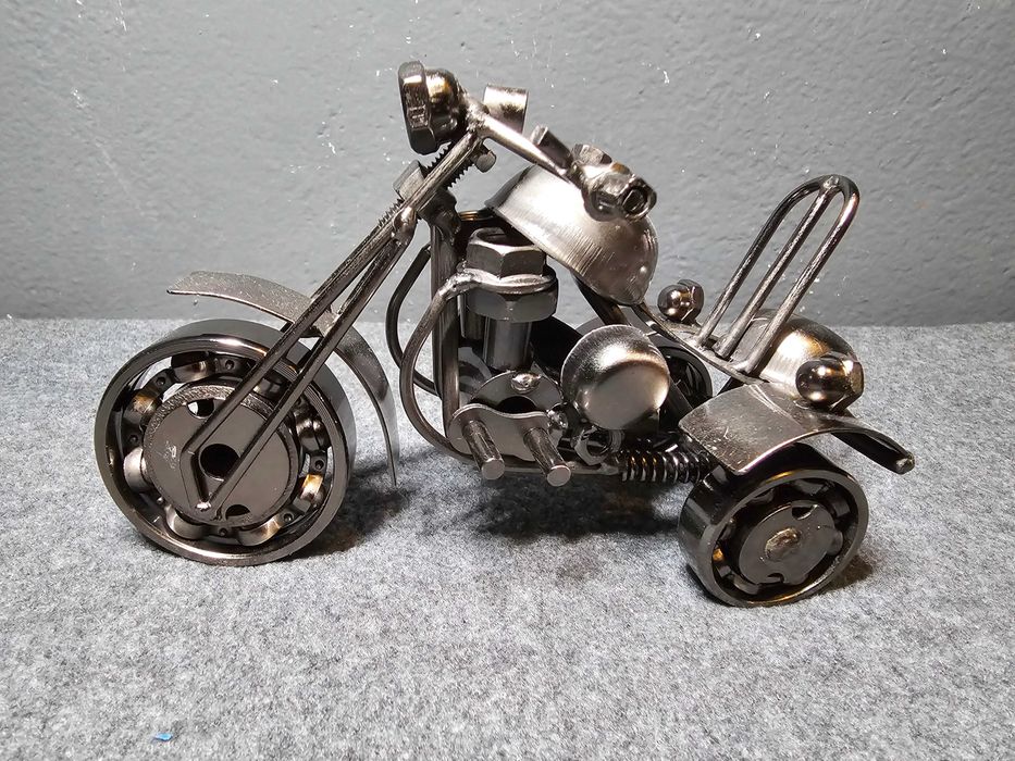 Motocykl metalowy typu chopper