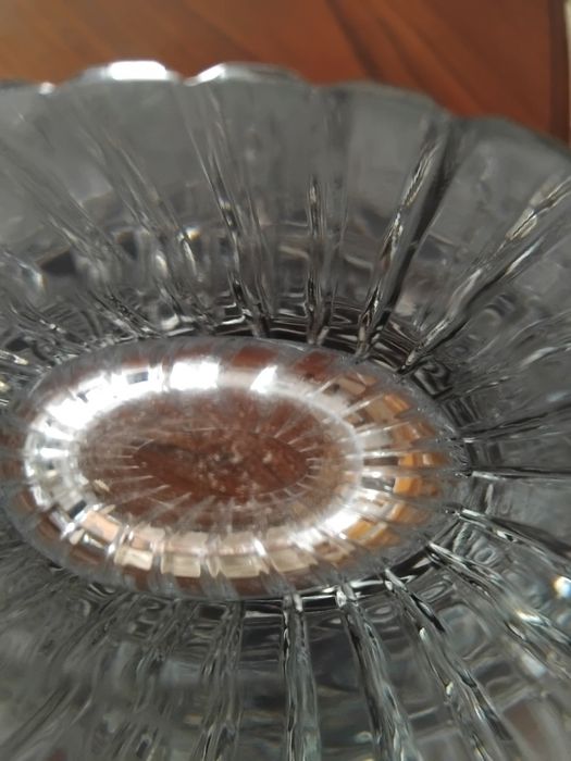 Jarra  em  cristal Atlantis em bom estado. Peça muitoelegante
