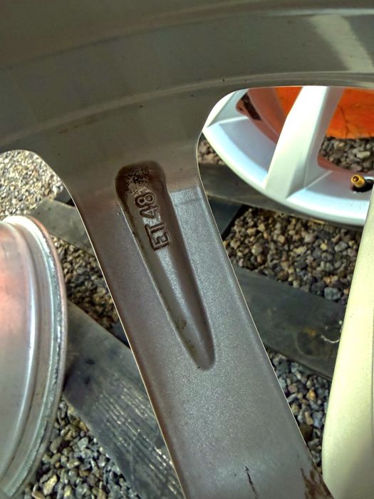 Диски R17 5.112 ET48 цо 57.1 гольф 5 6 7 тоуран кадді шкода а5 а7