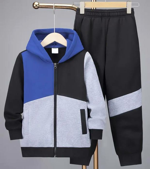 Спортивний теплий костюм