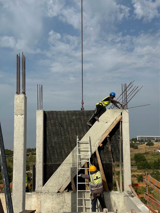Subempreiteiro, Faço todo tipo de Cofragem e Ferragem em Portugal.