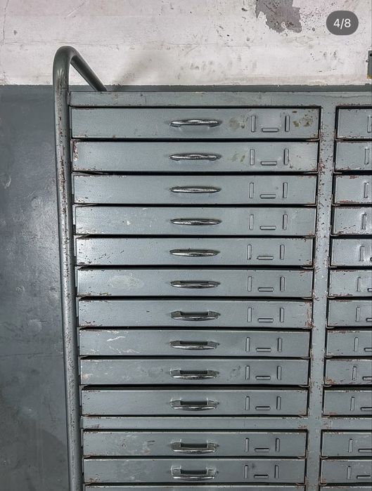 Grande móvel arquivador industrial em ferro tubular