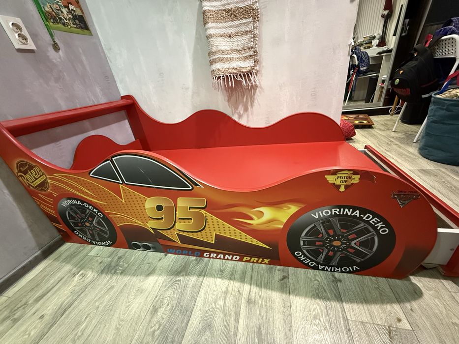 Дитяче ліжко маквін / машина