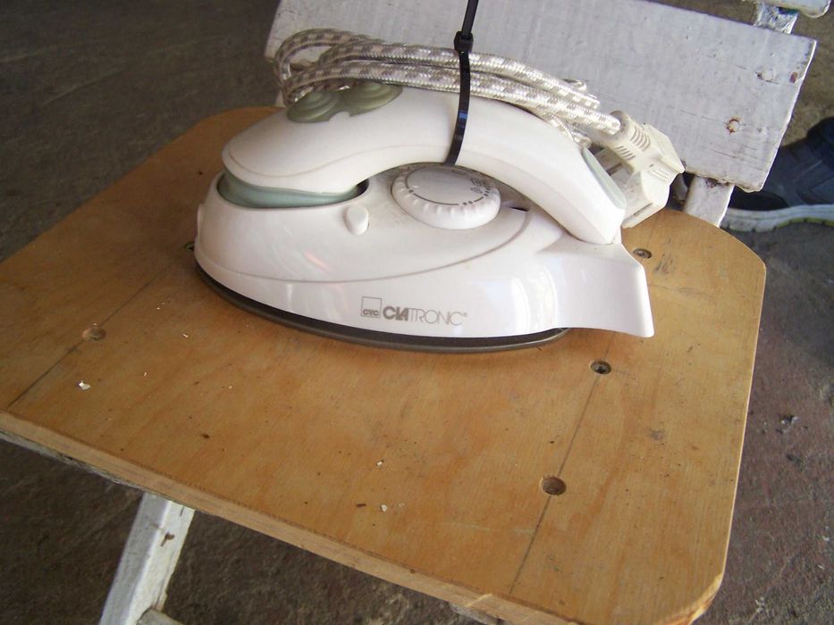 Żelazko elek. turystyczne CIATRONIC