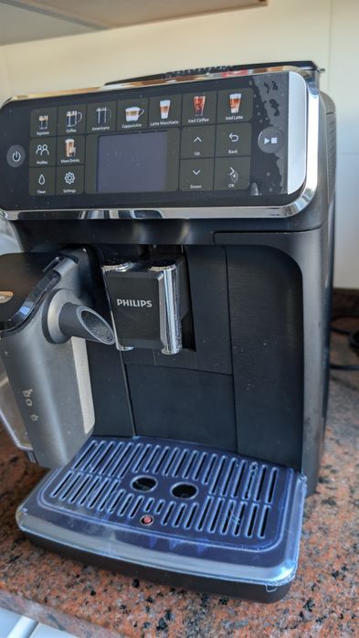 Máquina de café Philips LatteGo.