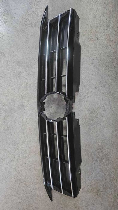 Решетка радиатора Volkswagen Jetta 6 Фольксваген Джетта USA с 2014г