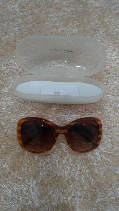 Óculos de sol com caixa64585161304194120