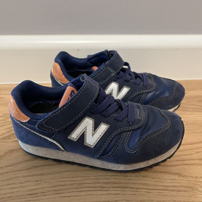 Adidasy New Balance r30