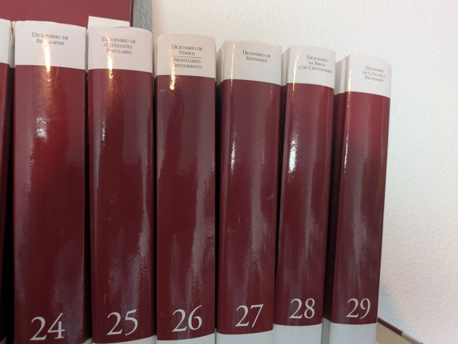 Coleção completa da Grande Enciclopédia Universal do Correio da Manhã, edição Durclub (2004) 30 volumes + Atlas Universal