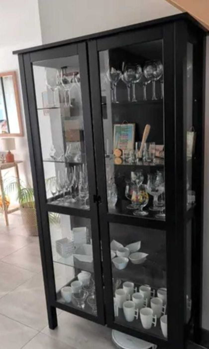 Louceiro cristaleira Ikea (preto)