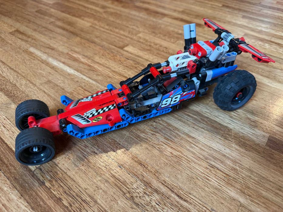 LEGO Technic – zestaw pojazdów (helikopter, auta, budowlane)