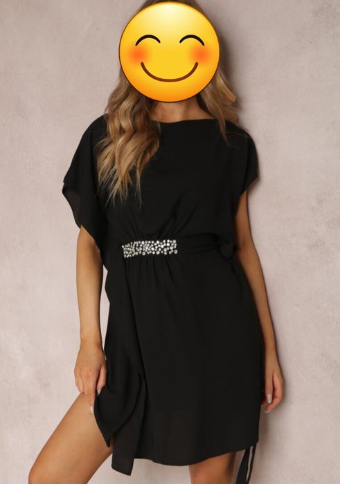 Czarna elegancka sukienka z ozdobnymi cyrkoniami