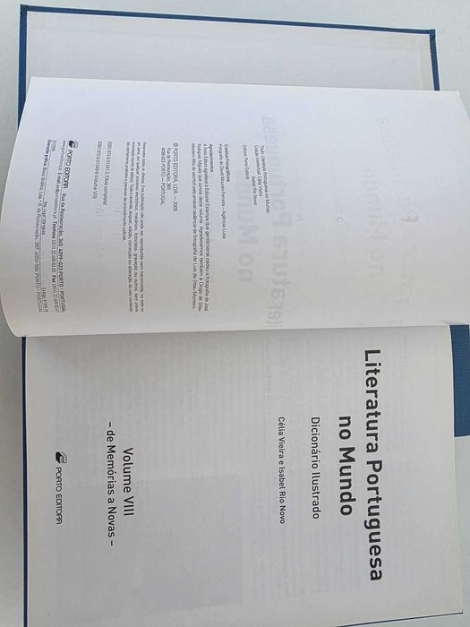 Literatura Portuguesa no Mundo, Dicionário Ilustrado Completo I–VIII