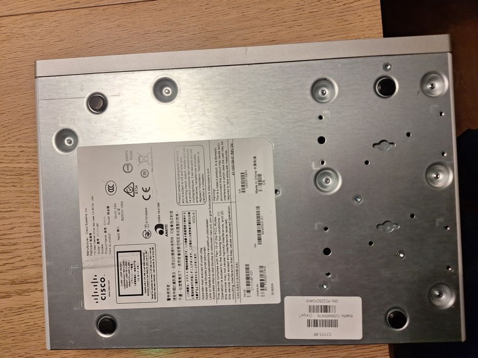 Router Cisco C1111-8P